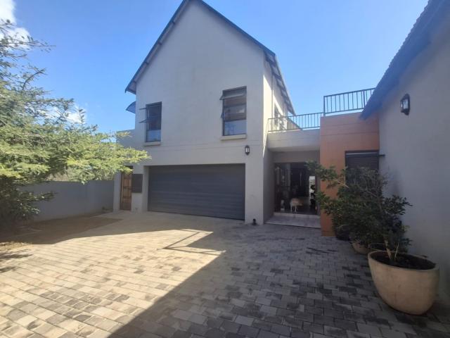 House for sale in Hartbeespoort Dam Nature Reserve, North West