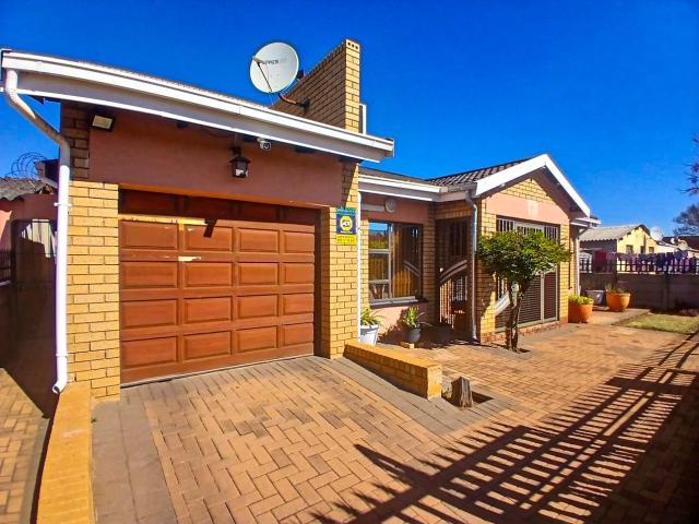 House for sale in Lenasia, Gauteng