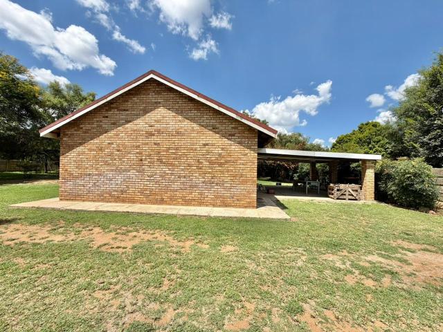 House for sale in Ditsobotla, North West
