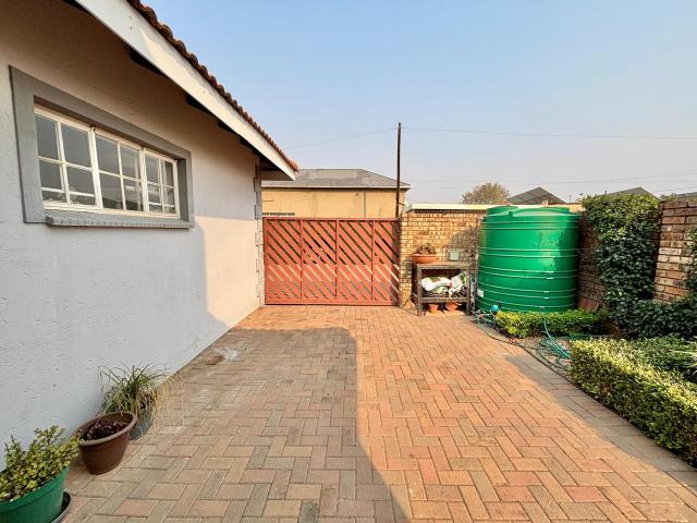 House for sale in Ditsobotla, North West