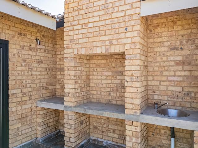 House for sale in Hartbeespoort Dam Nature Reserve, North West