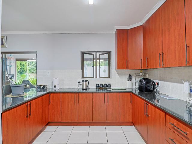 House for sale in Hartbeespoort Dam Nature Reserve, North West