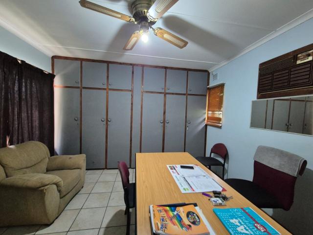House for sale in Queensburgh, Kwazulu-natal