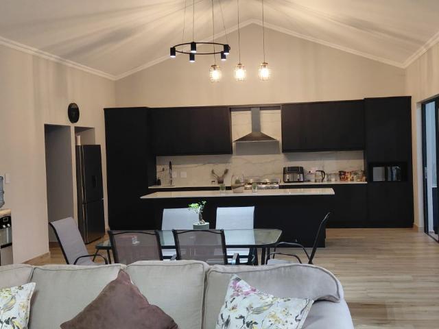 House for sale in Hartbeespoort Dam Nature Reserve, North West