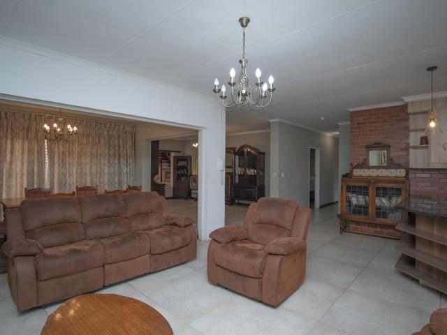 House for sale in Hartbeespoort Dam Nature Reserve, North West