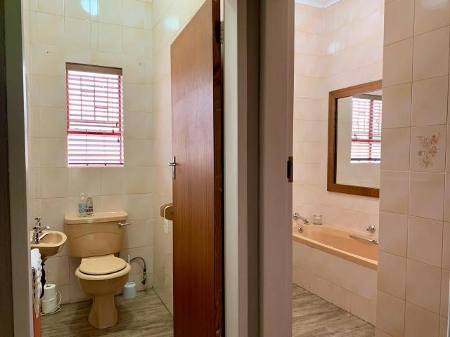 House for sale in Hartbeespoort Dam Nature Reserve, North West