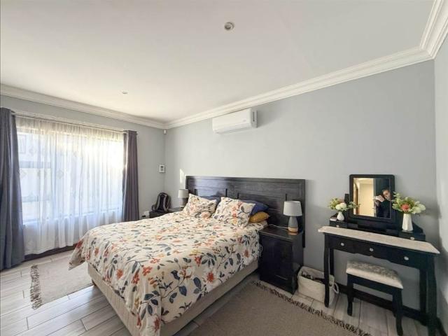 House for sale in Ifafi, Hartbeespoort Dam Nature Reserve