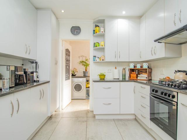 House for sale in Hartbeespoort Dam Nature Reserve, North West