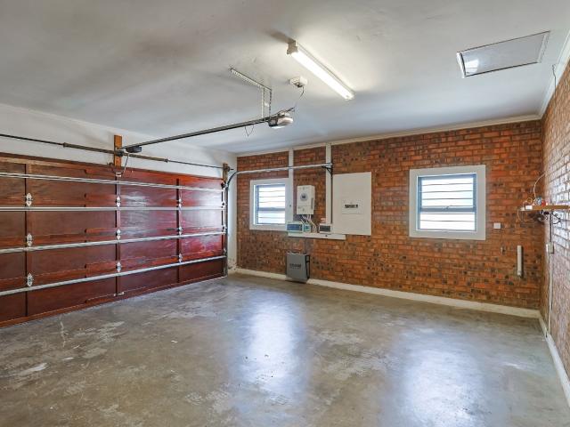 House for sale in Ifafi, Hartbeespoort Dam Nature Reserve