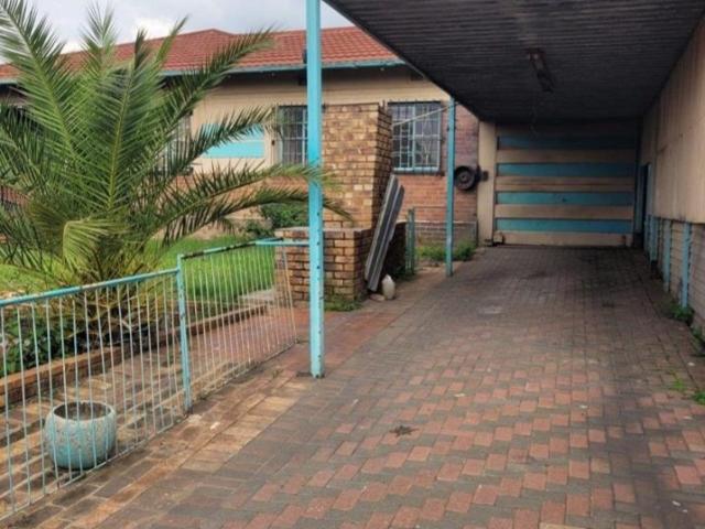 House for sale in Vosloorus, Gauteng
