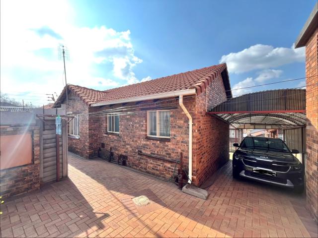 House for sale in Vosloorus, Gauteng