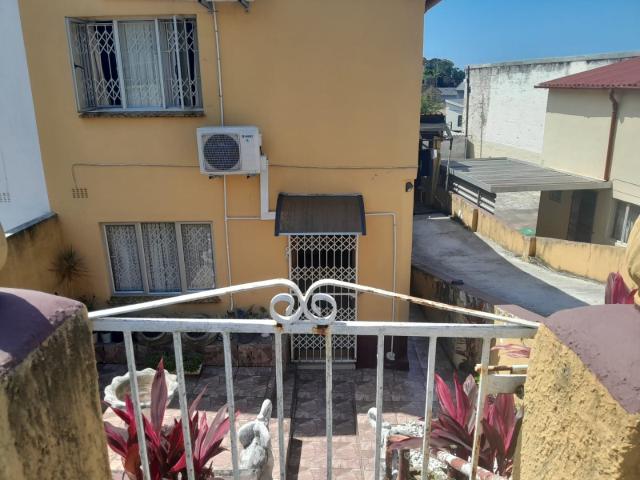 House for sale in Chatsworth, Kwazulu-natal