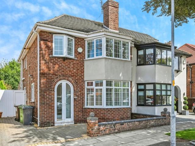 House for sale in Crosby