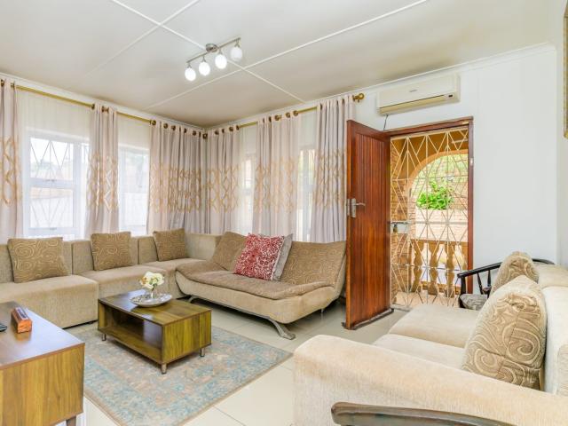 House for sale in Chatsworth, Kwazulu-natal