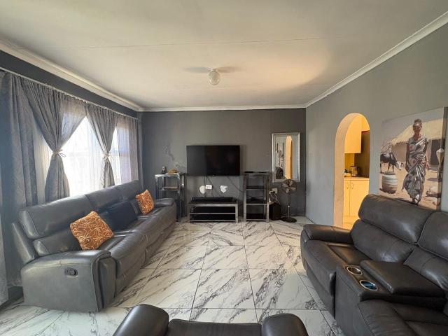 House for sale in Motherwell, Eastern Cape