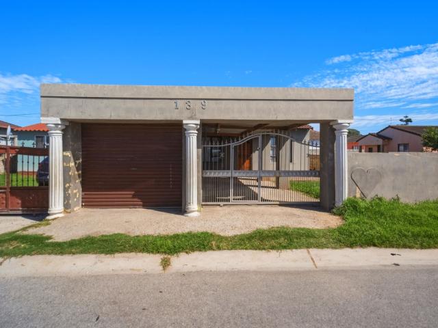 House for sale in Motherwell, Eastern Cape
