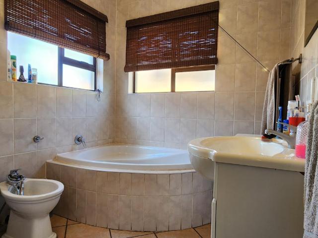 House for sale in Alberton