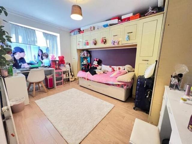 House for sale in Chadwell Heath, Greater London