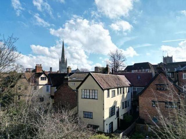 House for sale in Heigham Grove, East Bank