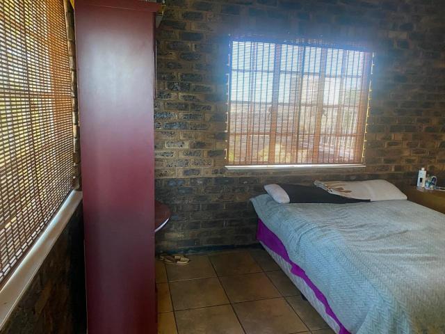 House for sale in Oakdene, Vosloorus