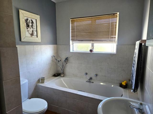 House for sale in Baardskeerdersbos, Western Cape