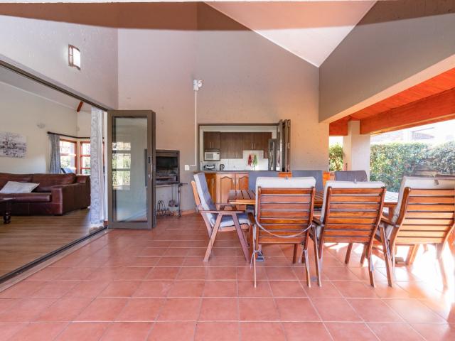 House for sale in Hartbeespoort Dam Nature Reserve, North West