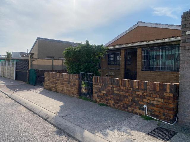 House for sale in Mitchells Plain, Western Cape