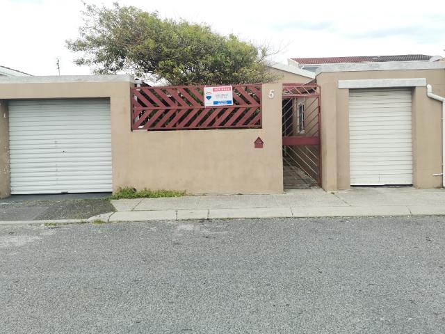 House for sale in Mitchells Plain, Western Cape