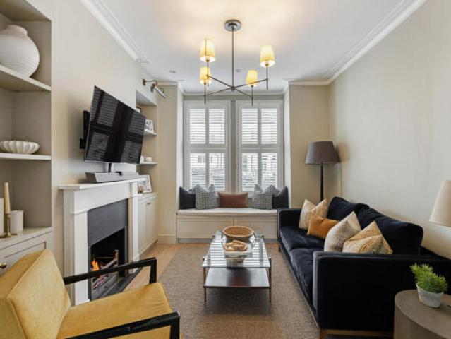 House for sale in Cat Hill