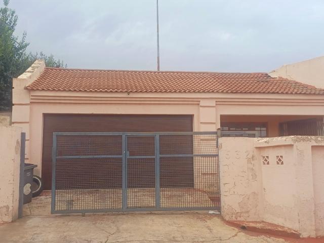 House for sale in Protea North, Soweto