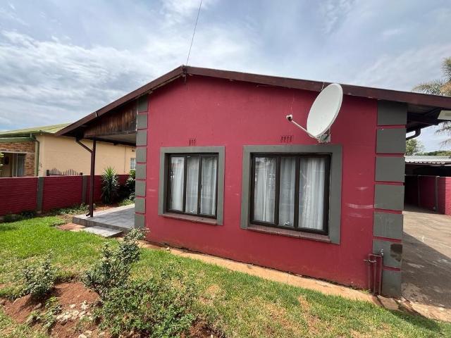 House for sale in Mohlakeng, Gauteng