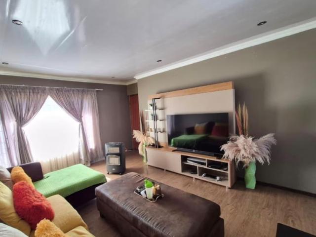 House for sale in Mohlakeng, Gauteng