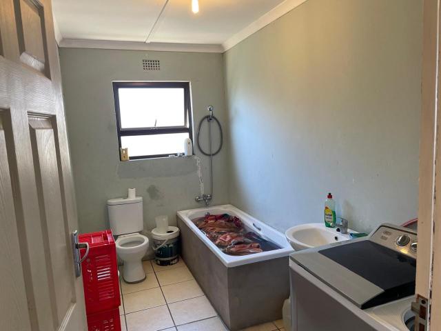 House for sale in Kwaguqa, Eastern Cape