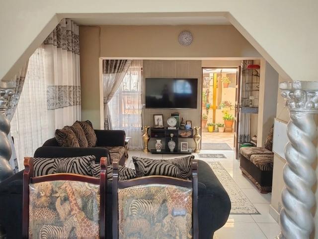 House for sale in Chatsworth, Kwazulu-natal