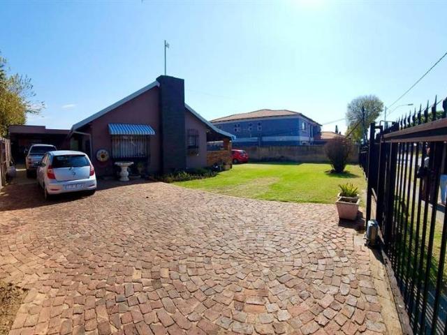 House for sale in Vosloorus, Gauteng