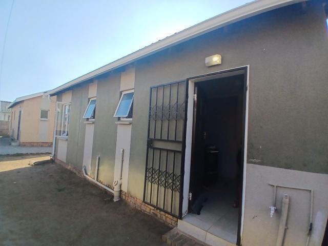 House for sale in Walkerville