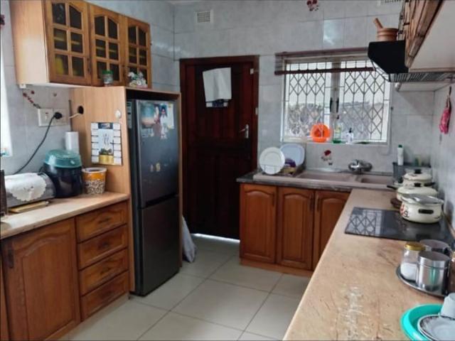 House for sale in Chatsworth, Kwazulu-natal
