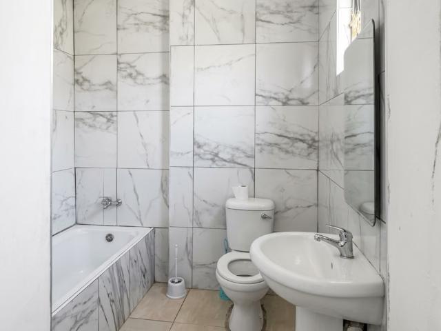 House for sale in Southernwood, East London
