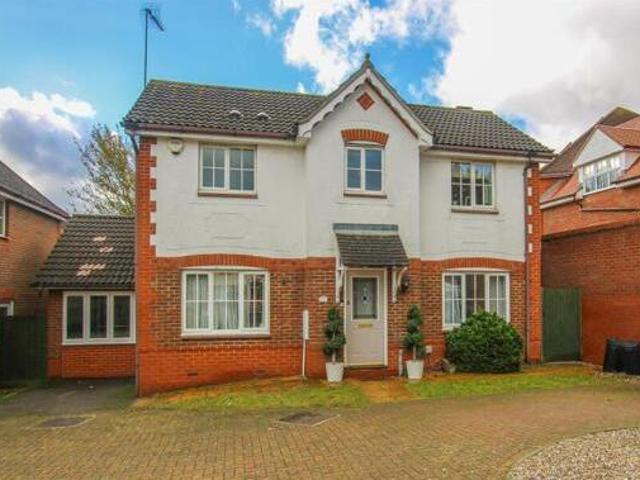 House for sale in Chancellor Park, Chelmsford