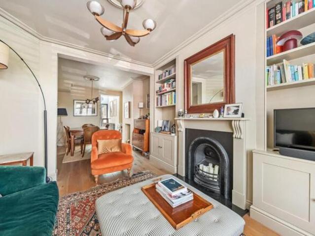 House for sale in Cat Hill