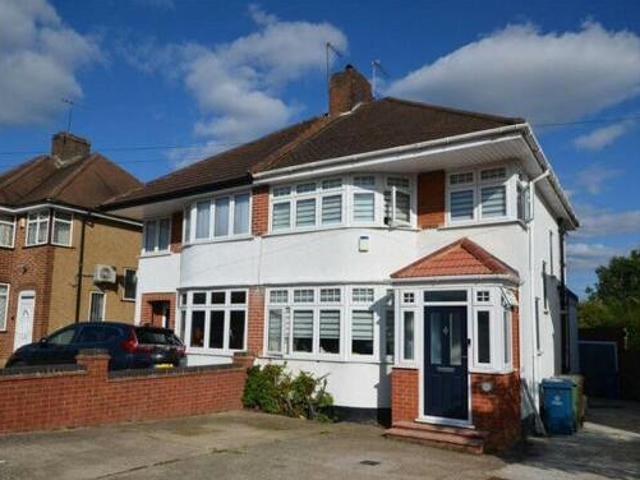 House for sale in Little Stanmore, Greater London