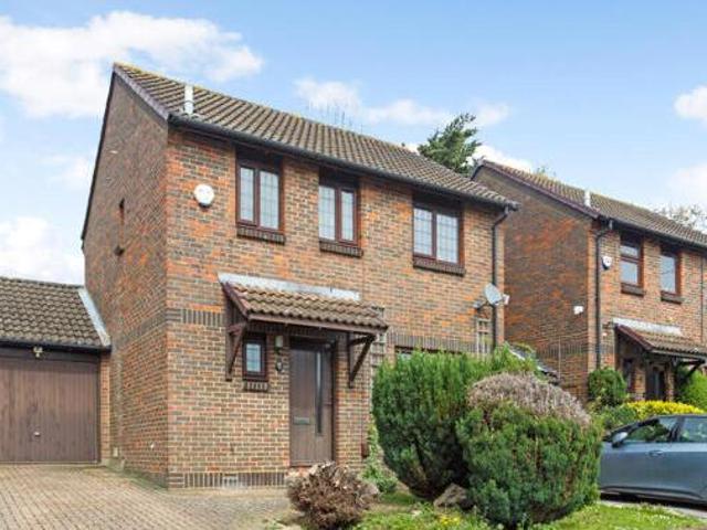 House for sale in Little Stanmore, Greater London