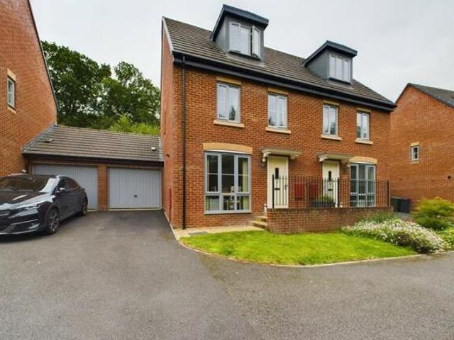House for sale in Thrupp, School House