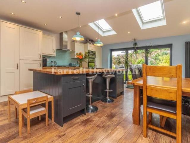 House for sale in Greaves, Bare