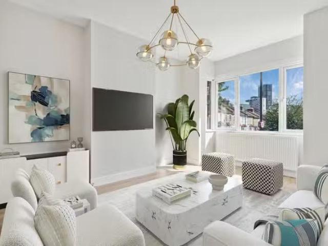 House for sale in Waddon