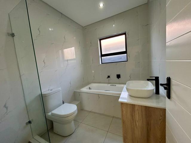 House for sale in Hartbeespoort Dam Nature Reserve, North West