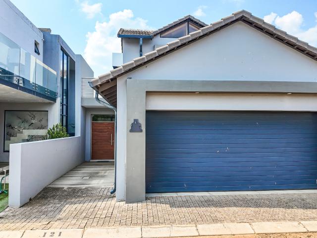 House for sale in Hartbeespoort Dam Nature Reserve, North West