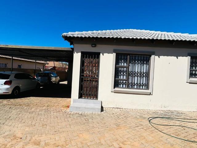 House for sale in Akasia, Gauteng