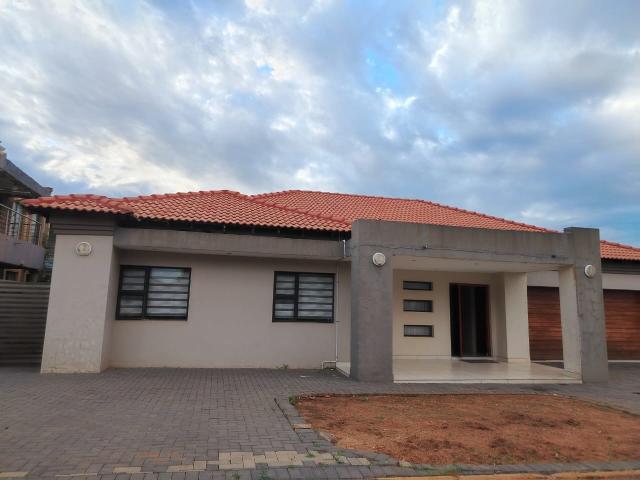 House for sale in Akasia, Gauteng