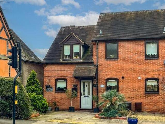 House for sale in Woodloes Park, Warwick